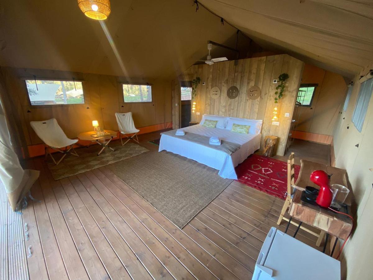 Hotel Santuari de la Mare de Déu de la Salut de Terrades Extérieur photo