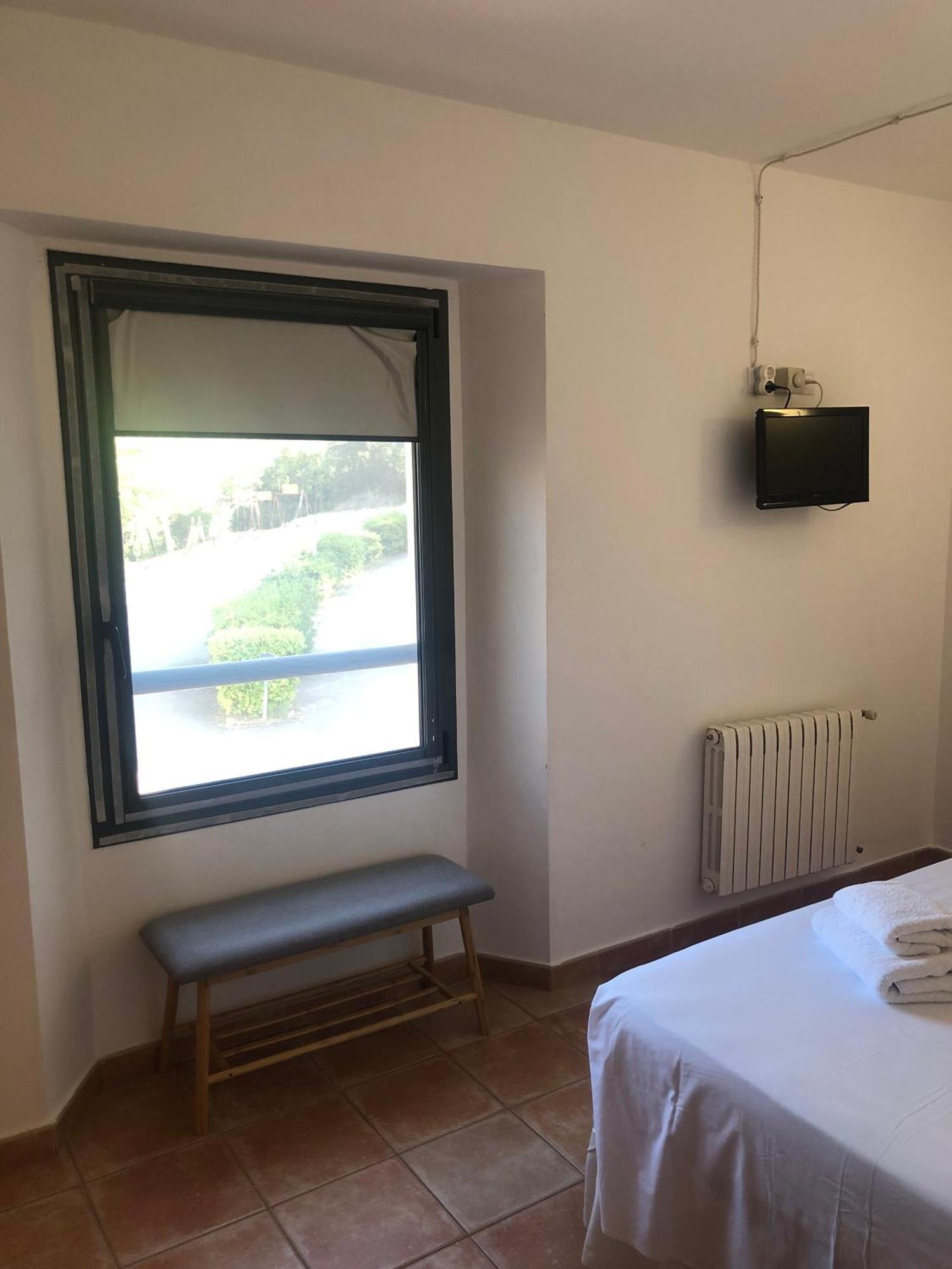 Hotel Santuari de la Mare de Déu de la Salut de Terrades Extérieur photo